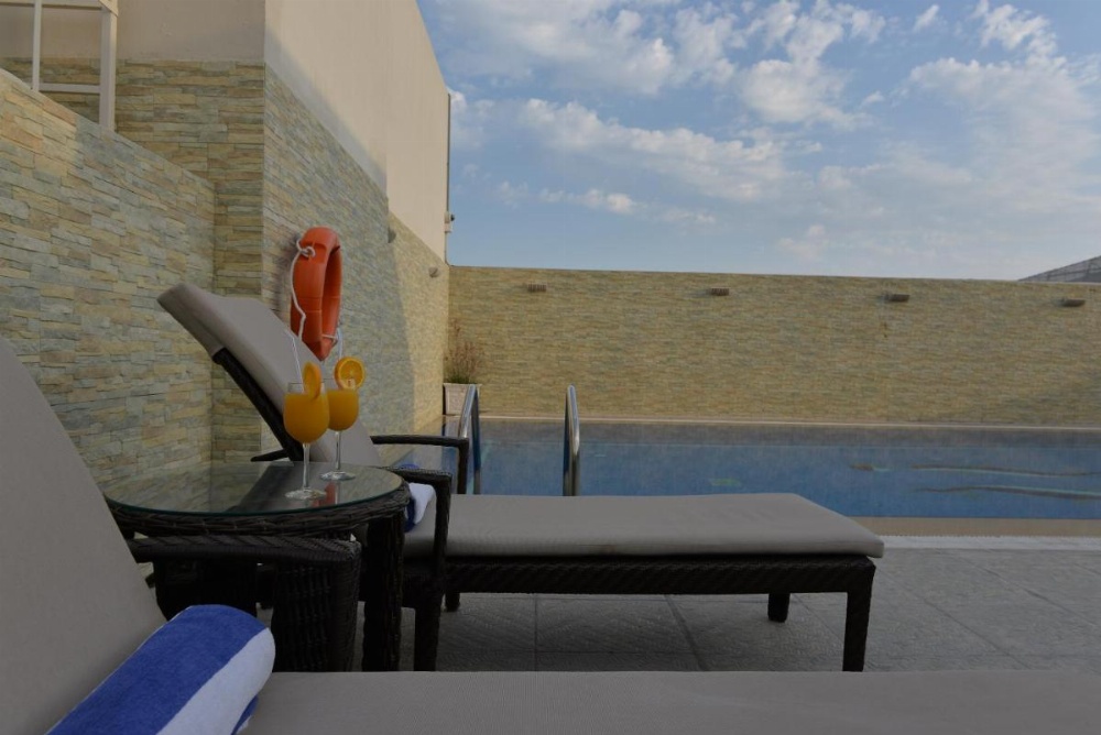 Strato Hotel by Warwick Image 32